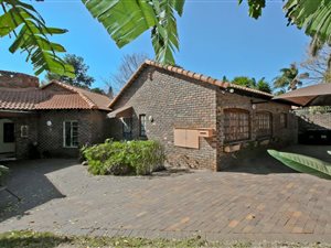 5 Bed House in Sunningdale