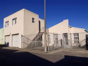 4 Bed House in Strandfontein