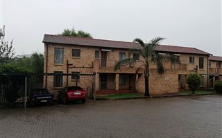 2 Bedroom Apartment in Honeydew