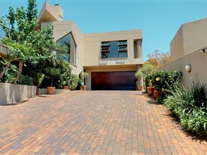 4 Bed House in Lonehill