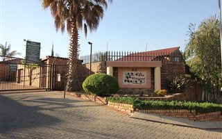 2 Bedroom Simplex in Randpark Ridge
