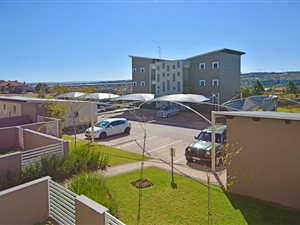 2 Bed Apartment in Dainfern