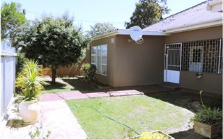 4 Bedroom House in Belmont Park