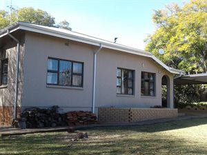 3 Bed House in Egerton