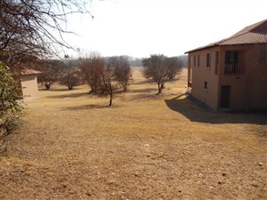 300 m² Land available in Fleurdal