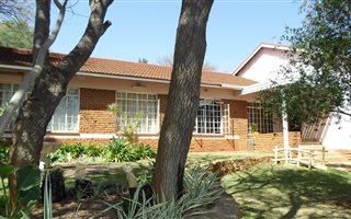 4 Bedroom House in Protea Park