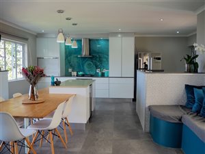 4 Bed House in Dana Bay