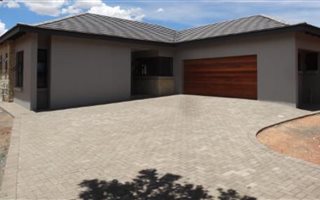 3 Bedroom House in Magersfontein Memorial Golf Estate