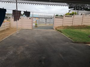 2 Bed House in Trenance Manor