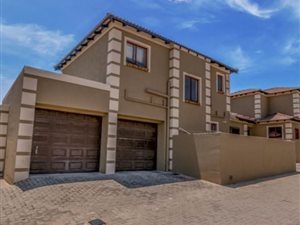 3 Bed House in The Reeds