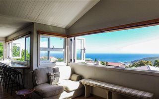 8 Bedroom House in Herolds Bay