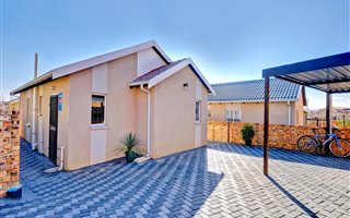 3 Bedroom House in Cosmo City