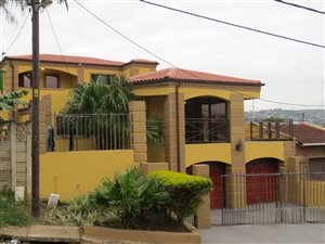 5 Bed House in Newlands West