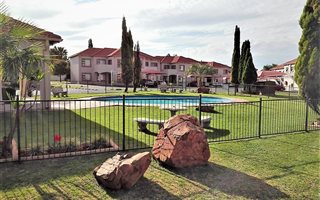 2 Bedroom Apartment in Emfuleni Golf Estate