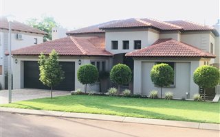 4 Bedroom House in Olympus AH