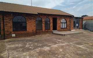 3 Bedroom House in Moroka