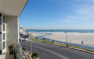 4 Bedroom Apartment in Lagoon Beach