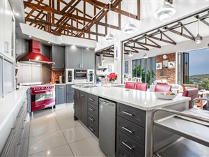 5 Bed House in Mooikloof Glen
