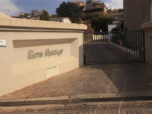 3 Bed Apartment in Constantia Kloof