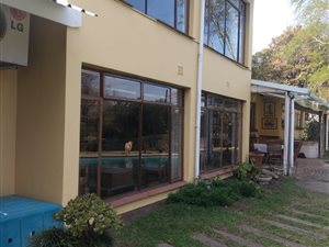 6 Bed House in Pinetown Central