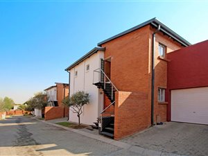 2 Bed Apartment in Maroeladal