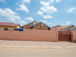 3 Bed House in Protea Glen