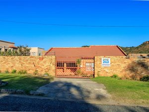4 Bed House in Alan Manor