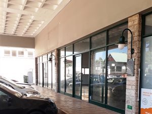 464 m² Retail Space in Hillcrest Central