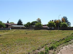 1035 m² Land available in Riversdale