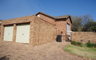 3 Bedroom Townhouse in Honeydew Ridge