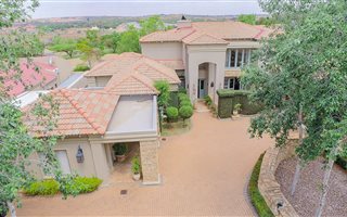 5 Bedroom House in Woodhill
