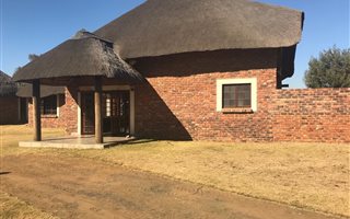 2.2 ha Farm in Nestpark AH
