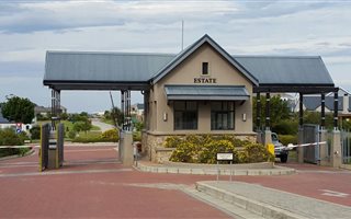 421 m² Land available in Kraaibosch
