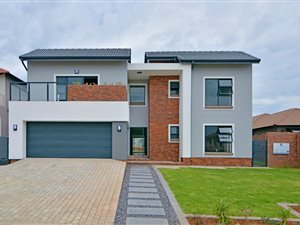 4 Bed House in Ruimsig