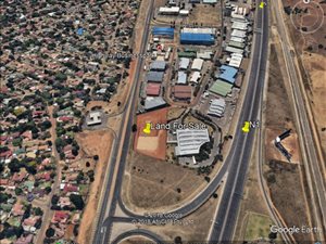 1 ha Land available in Die Hoewes