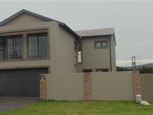4 Bed House in Lovemore Park