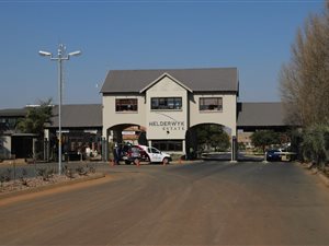 880 m² Land available in Helderwyk