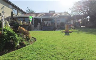 2 Bedroom House in Bronkhorstbaai
