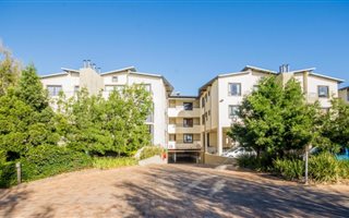 2 Bedroom Apartment in Somerset West Central