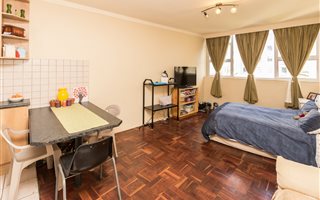 0.5 Bedroom Apartment in Mowbray