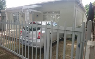 1 Bedroom Garden Cottage in Westdene
