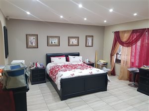 4 Bed House in Sea View