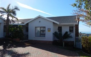3 Bedroom House in Hartenbos Heuwels