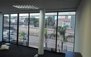 1728 m² Office Space in Bulwer