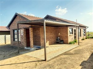3 Bed House in Mandela View