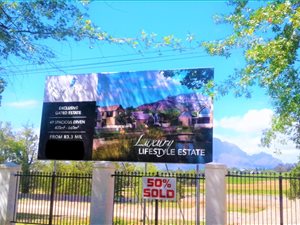 658 m² Land available in Paradyskloof
