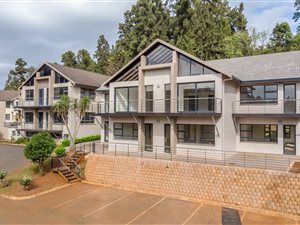 560 m² Office Space in Kloof