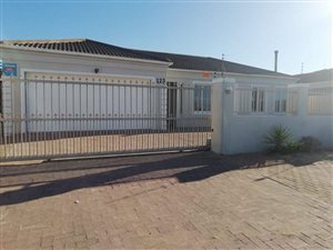3 Bed House in Parklands