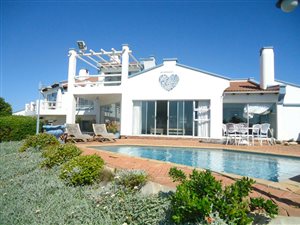 6 Bed House in Santareme