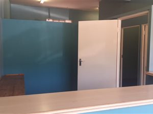 78 m² Commercial space in Montclair